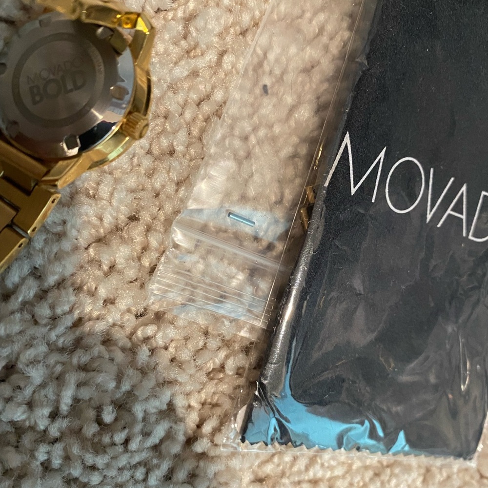 Women bold Swiss Movado watch - Picture 5 of 8